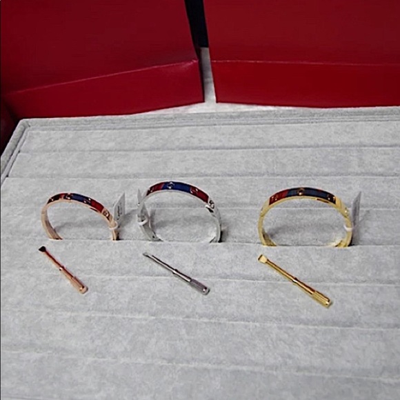 Gold Bangle Bracelet - Picture 7 of 11